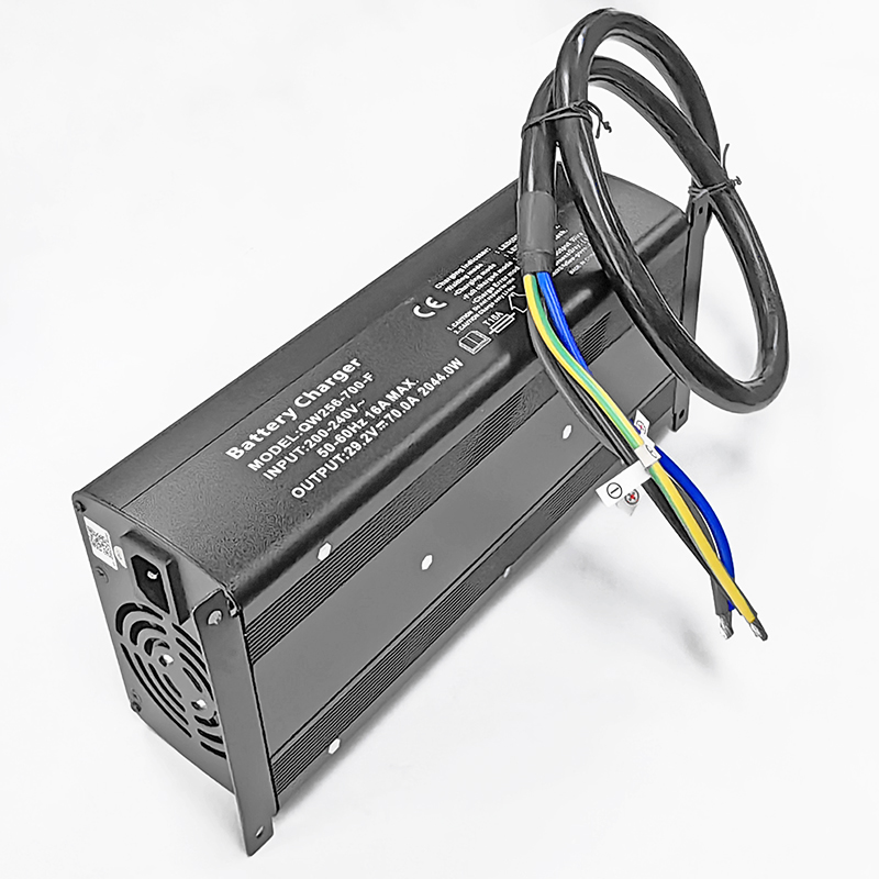 AC 220V 1500W LIFEPO4 Cargador de batería 82.8V 83.95V 84V 15A 17A Cargador rápido para 23S 69V 72V 73.6V PAQUEO DE BATERÍA DE LA BATERÍA DEL CORTES