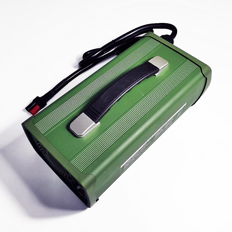 Cargador especial de 900W 36V 15A 20A para AGM /VRLA /gel de cable de plomo ácido RVS Otras motocicletas Sistema de energía solar