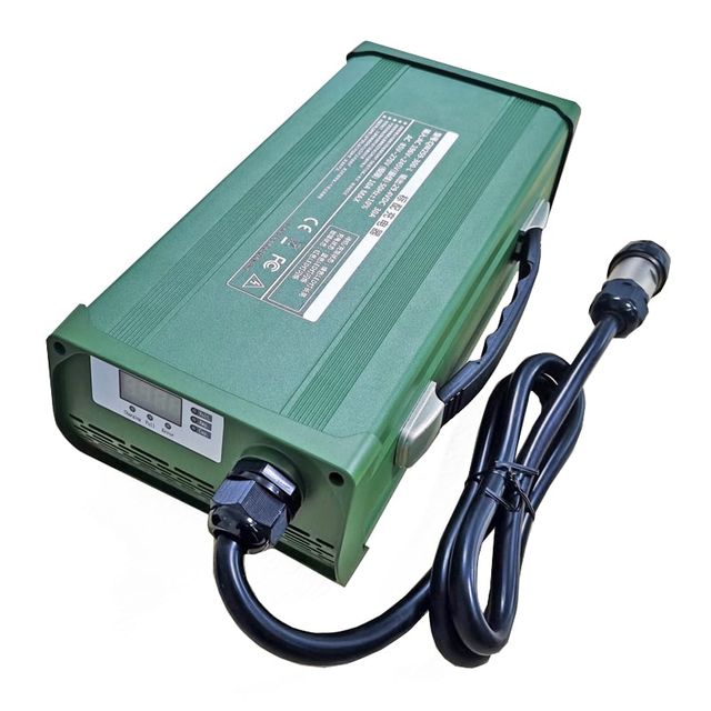 Cargador inteligente de 900W 57.6V 58.4V 15A LIFEPO4 Cargador para 16S 48V 51.2V Smart Robot Motorcycles Electric Battery Pack