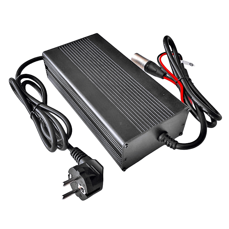 Cargadores de batería de 360W 18V 18.25V 15A 20A IP56 Cargadores impermeables para 5S 15V 16V Robots Triciclos eléctricos Lifepo4 Al aire libre Cargador