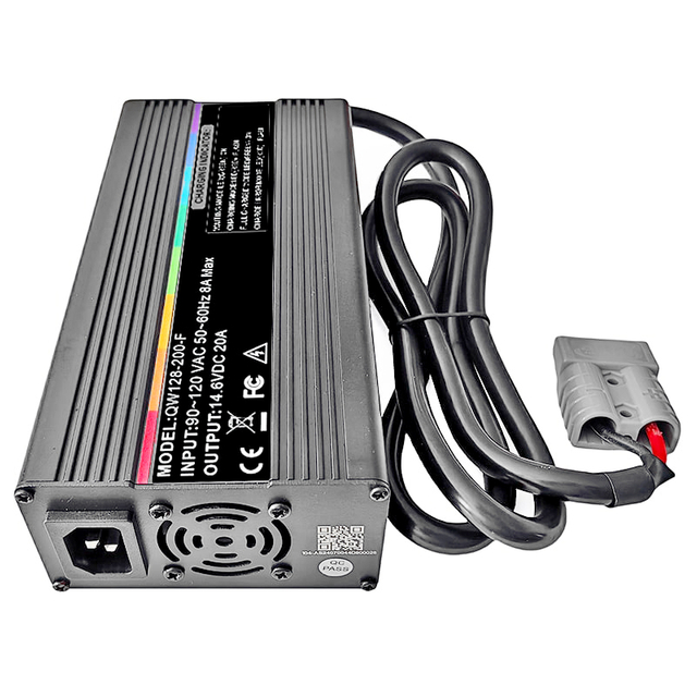 Cargador de 360W LiFePO4 82.8V 83.95V 84V 4A Cargador de batería para 23S 69V 72V 73.6V Robots Electric Bike Motorcycles eléctrico Batería Pack