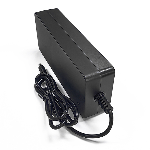Cargador portátil de 240W 18V 18.25V 9A 10A 11A 12A Cargador inteligente para 5S 15V 16V Scooters eléctricos Bike Lifepo4 Battery Pack