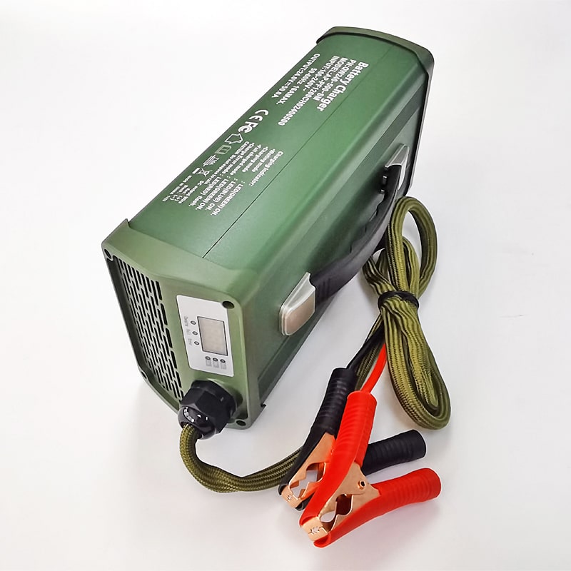 Cargador especial de 900W 60V 10A 12A para AGM /VRLA /gel de cable de plomo ácido RVS Otras motocicletas Sistema de energía solar