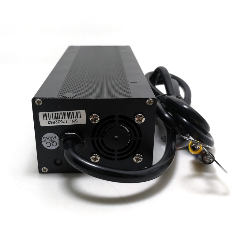 Venta directa de fábrica DC 50,4 V 5a 250 W cargador para 12 S 42 V 44,4 V Li-ion/batería de polímero de litio con PFC