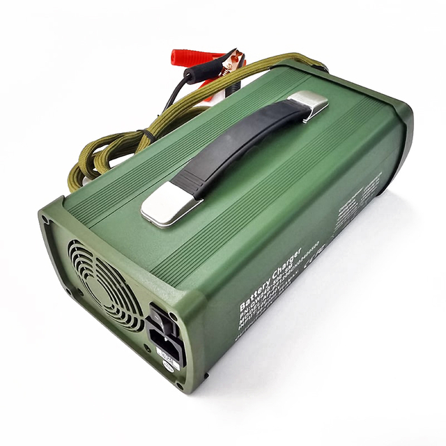 Cargador inteligente de 900W 82.8V 83.95V 84V 10A LIFEPO4 Cargador para 23S 69V 72V 73.6V Robot Smart Robot Electric Motorcycles Battery Battery