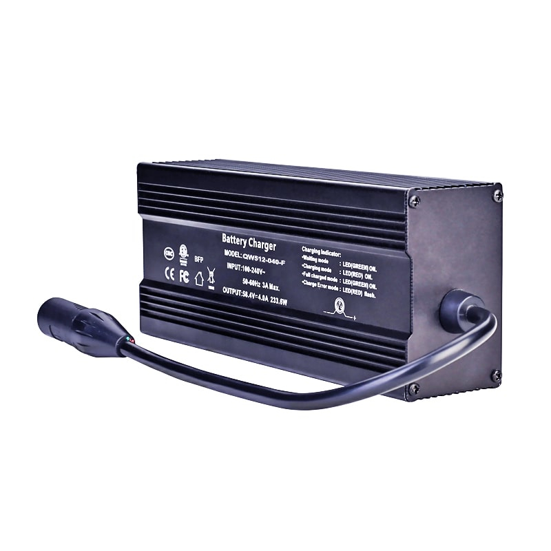 Cargador impermeable de 250W 48V 4A Cargadores para AGM VRLA Gel Batterías ácidas Luces de calles solares de la calle Solar Batería eléctrica Batería de botas eléctricas