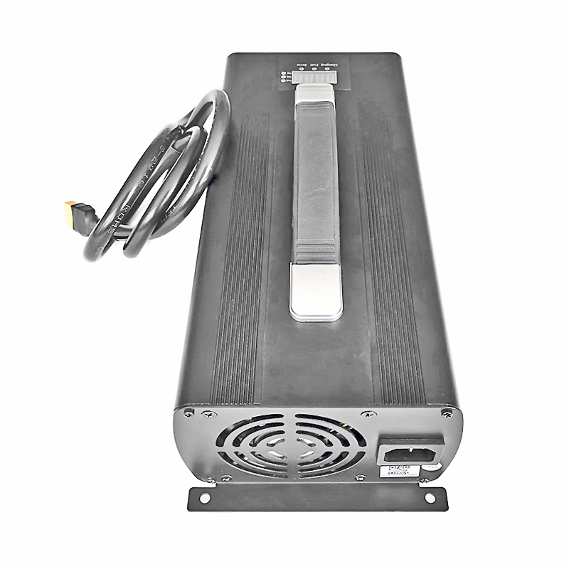 Cargador LiFePO4 AC 220V 2200W 46,8 V 47,45 V 48V 35a 40a 45a para 13S 39V 41,6 V 42V para triciclos eléctricos Paquete de batería de coches