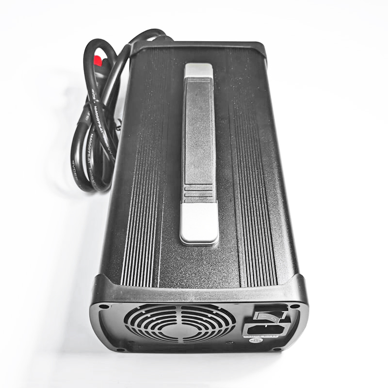 Cargador de 900W LiFePO4 79.2V 80.3V 10A 11A Cargador de batería para 22s 66V 70.4V Lleavadas eléctricas Triticles eléctricos Batería Pack