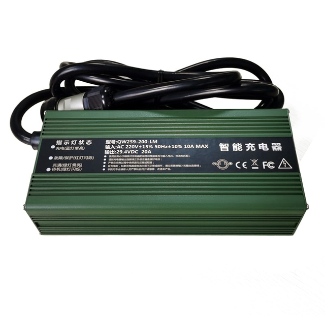 Cargadores de baterías de grado militar de 600W, adaptadores de cargadores de 68,4 V/69,35 V 6a 7a 8a 8.5a para batería de almacenamiento de energía LiFePO4 19S 57V 60V 60,8V