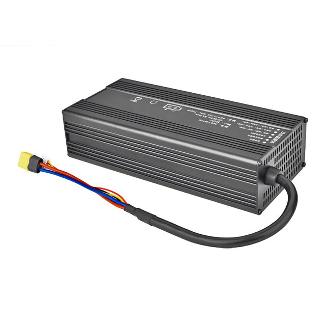 CANBUS CANBUS 360W 24V 25.2V 25.55V 11A 12A 13A 14A Cargador de batería para 7s 21V 22.4V LIFEPO4 Batería Smart Robot Drones Electric Scooter AGV