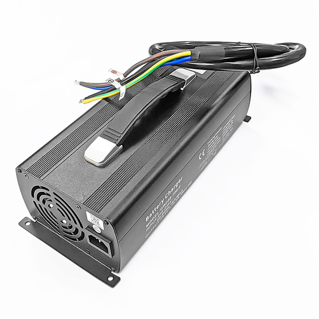 Cargador de batería AC 220V 2200W 24V 25,2 V 25,55 V 65a 70a cargadores para 7S 21V 22,4 V motocicleta eléctrica coches eléctricos LiFePO4 paquete de batería