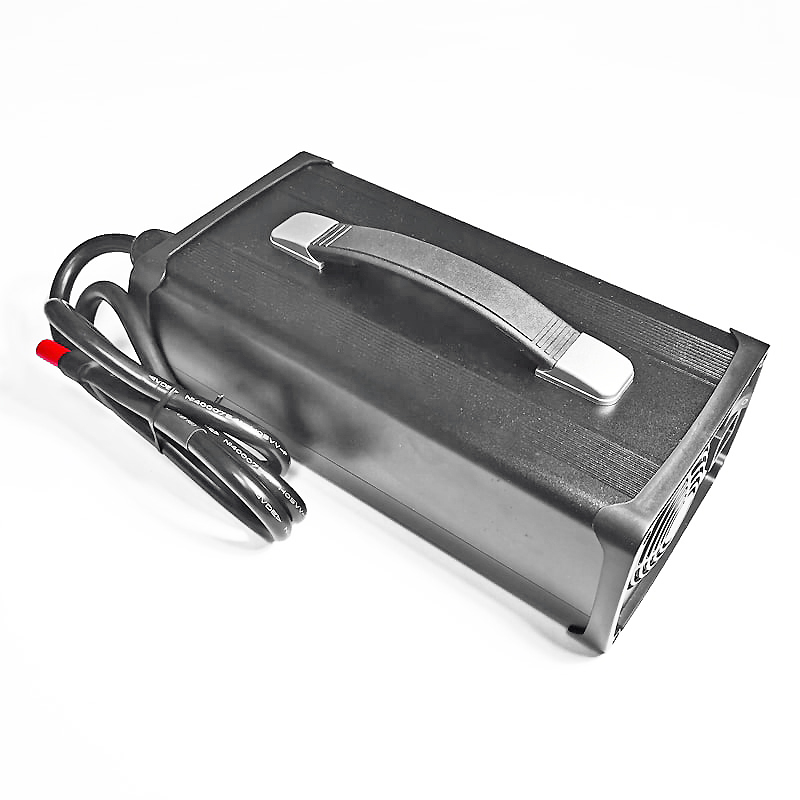 Cargador de 900W LiFEPO4 57.6V 58.4V 15A Cargador de batería para 16S 48V 51.2V Lleavadas eléctricas Triticlos Electric Battery Pack