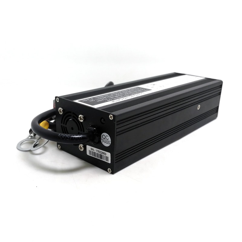 Venta directa de fábrica DC 50,4 V 5a 250 W cargador para 12 S 42 V 44,4 V Li-ion/batería de polímero de litio con PFC