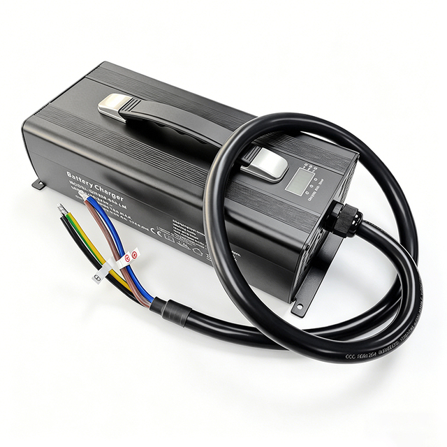 Cargador de batería AC 220V 1500W 79,8V 16a 17a 18a Cargador rápido para triciclos eléctricos 19S 68,4V 70,3V Carro de golf Paquete de baterías de iones de litio