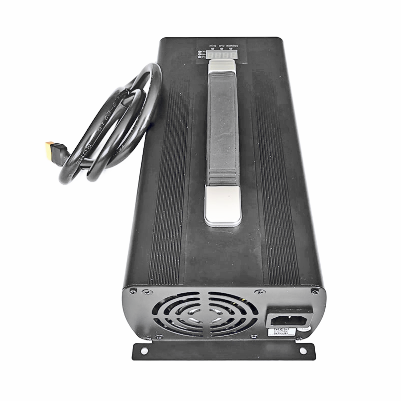AC 220V 2200W Cargador rápido de 12V 65A Cargador de batería 70A para la batería de plomo cargador nuevo Vehículos de energía Batería de almacenamiento de energía