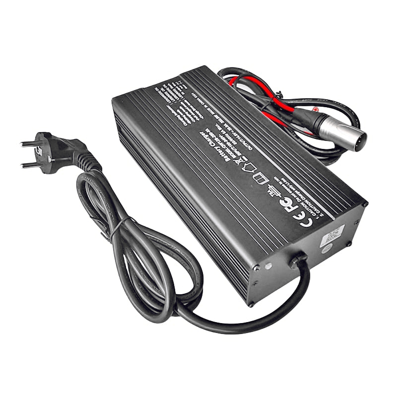 Cargadores de batería 360W 86.4V 87.6V 3A 4A IP56 Cargadores impermeables para 24s 72V 76.8V Robots triciclos eléctricos Lifepo4 Al aire libre Cargador