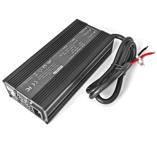 600W LIFEPO4 Cargador 50.4V 51.1V 10A 12A Bilaterra Cargador para 14S 42V 44.8V para la batería eléctrica Batería de triciclos de motocicleta eléctrica