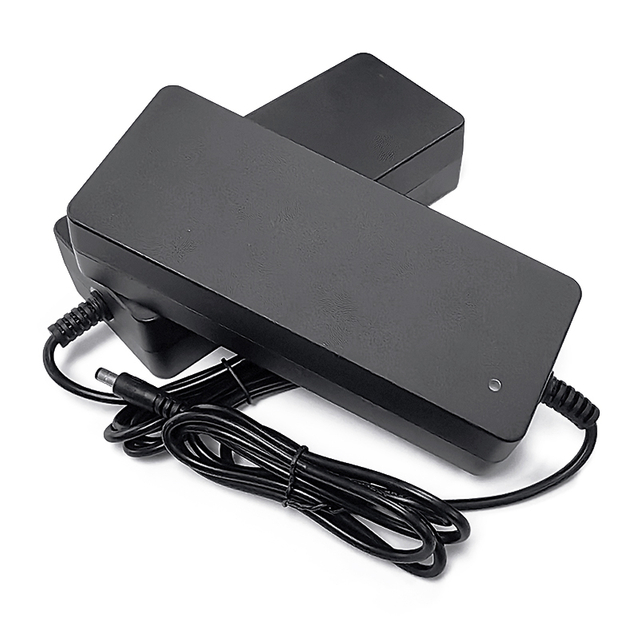Cargador de batería de 240W 32.4V 32.85V 5A 6A 7A Cargador rápido para 9s 27V 28.8V Scooters eléctricos Bike Electric Bike Lifepo4 Batería
