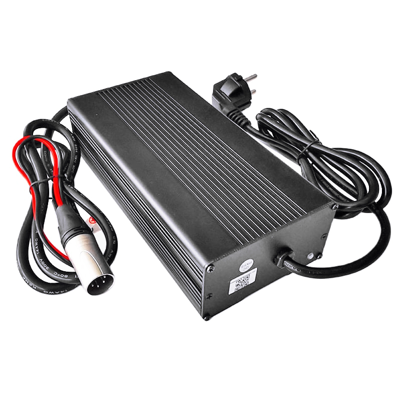 Cargadores de batería de 360W 79.2V 80.3V 4A 4.5A IP56 Cargadores impermeables para 22s 66V 70.4V Robots triciclos eléctricos Lifepo4 Al aire libre Cargador