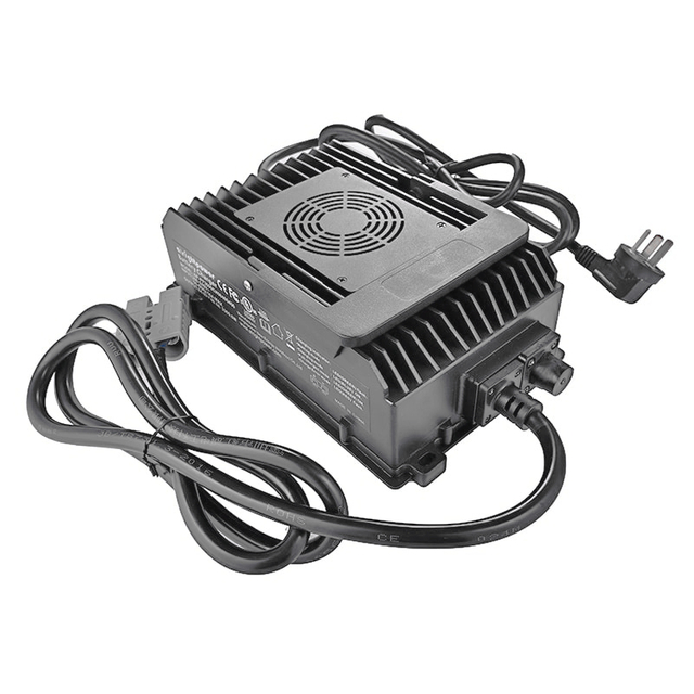 AC 220V 1800W 72V 15A 20A IP67 Cargador de batería a prueba de agua para ahorro de energía Baterías de plomo ácido Barco eléctrico Carro de golf Fuente de alimentación al aire libre