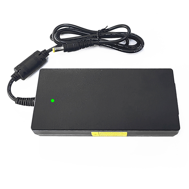 Cargador de batería de 180W 57.6V 58.4V 3A Cargador para 16S 48V 51.2V Scooter eléctrico Smart Robot Smart Electric Bike Lifepo4 Batería de batería
