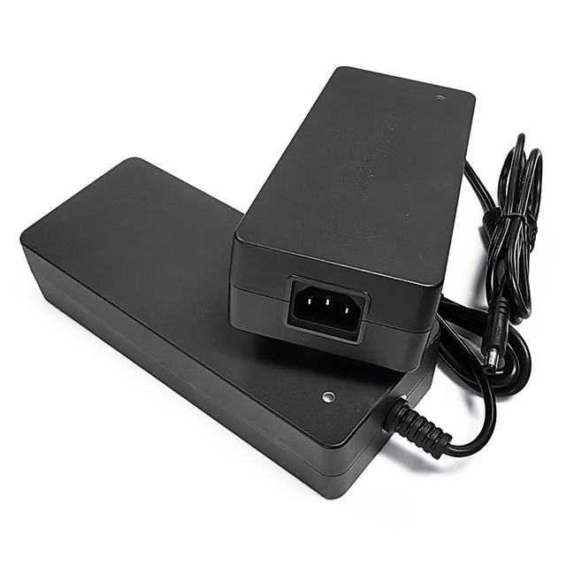 Cargador de batería de 240W 82.8V 83.95V 84V 2A 2.5A Cargador inteligente para 23S 69V 72V 73.6V Scooters eléctricos Lifepo4 Batería Pack