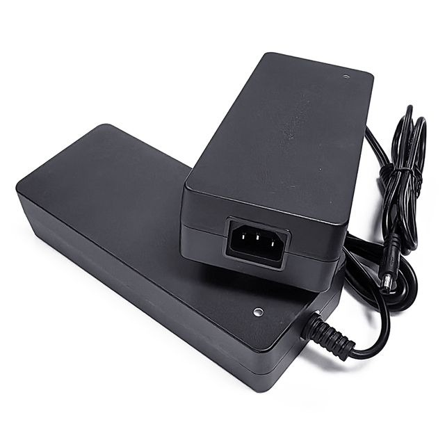 Cargador de batería de 240W 36V 5A Cargador para AGM VRLA Gel Batterías ácidas Rickshaw Triciclos eléctricos Batería de almacenamiento de energía Batería