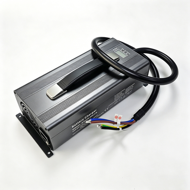 Cargador de batería AC 220V 1500W 84V 15a 16a 17a 18a Cargador rápido para triciclos eléctricos 20S 72V 74V Carro de golf Paquete de baterías de iones de litio